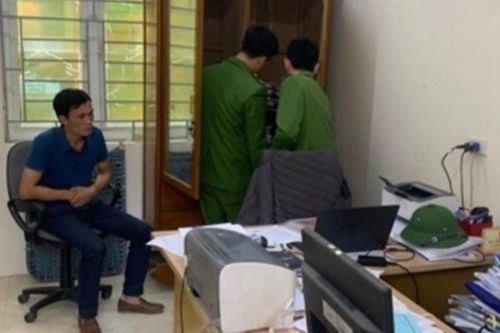 Bắt tạm giam cán bộ địa chính xã Lũng Cao