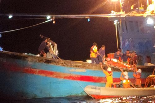 14 ngư dân Bình Định gặp nạn trên biển sức khỏe đã ổn định