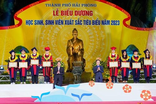 Hải Phòng chi 1,2 tỉ đồng để biểu dương học sinh, sinh viên xuất sắc tiêu biểu