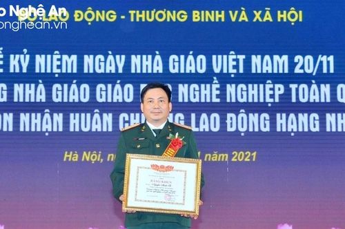 Trung tá, nhà giáo Nguyễn Minh Tú: 'Vinh dự là nhà giáo giáo dục nghề nghiệp tiêu biểu toàn quốc'