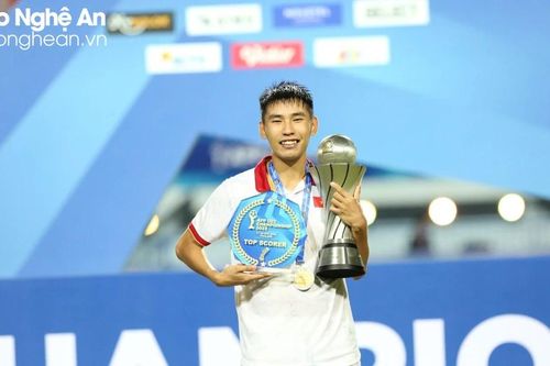 Đinh Xuân Tiến và những dấu ấn tại V.League 2023