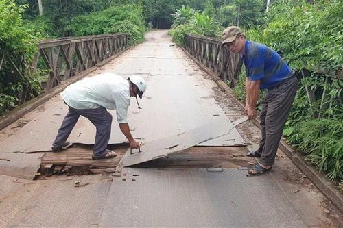 Bình Phước: Người dân bất an vì cầu Long xuống cấp nghiêm trọng