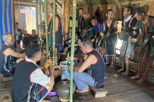 Bảo vệ di sản văn hóa phi vật thể quốc gia Lễ mừng thọ của người Mnông