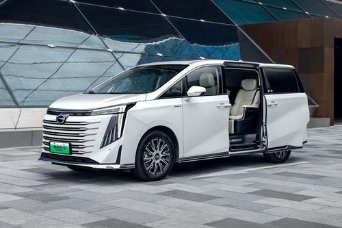 'Chuyên cơ mặt đất' công suất 373 mã lực, siêu tiết kiệm xăng, giá hơn 1 tỷ đồng