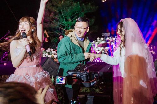 Hòa Minzy cầu hôn giúp cặp đôi yêu nhau gần thập kỉ, dân tình vội thúc giục điều này