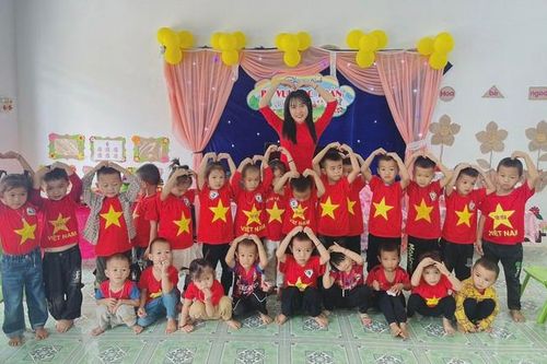 Cô giáo trẻ gắn bó với giáo dục vùng cao vì mỗi ngày bên học trò là một ngày vui