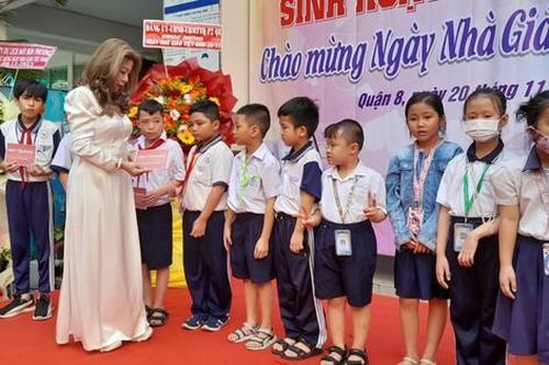 Công ty Kim Tài Phúc trao học bổng chương trình 'Thắp sáng ước mơ thiếu nhi Việt Nam'