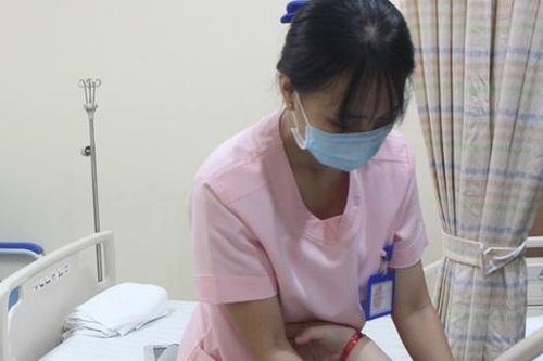 Cô gái nặng 155kg cứ ngỡ bụng to do béo, đi khám bác sĩ chỉ định phải mổ vì có khối u phụ khoa