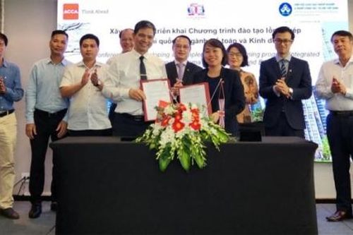Trường Cao đẳng Kinh tế Công nghiệp Hà Nội: 95% sinh viên ra trường có việc làm