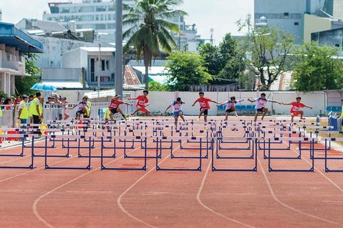 Sôi nổi Giải điền kinh học sinh