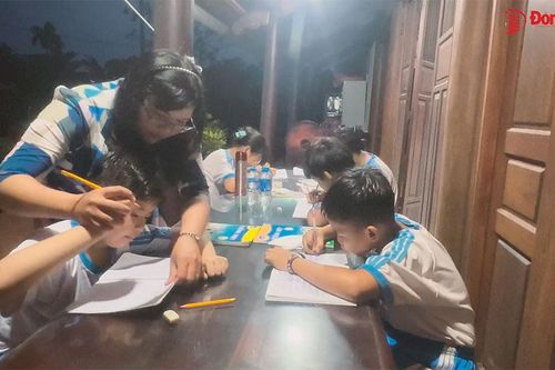 Lớp học tình thương vẫn sáng đèn