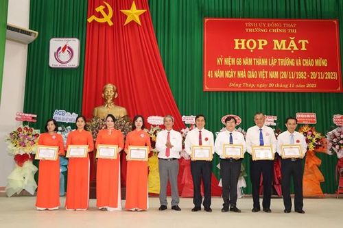 Trường Chính trị tỉnh Đồng Tháp họp mặt kỷ niệm 41 năm Ngày Nhà Giáo Việt Nam (20/11/1982 - 20/11/2023)