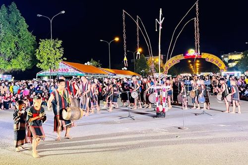 Liên hoan cồng chiêng, hát dân ca và diễn tấu nhạc cụ dân tộc thanh thiếu nhi tỉnh Gia Lai lần thứ VI
