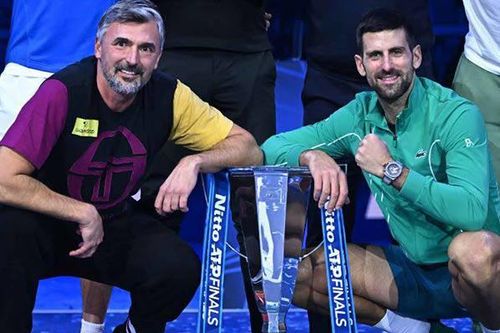 Vô địch ATP Finals: Djokovic một mình trên đỉnh thế giới