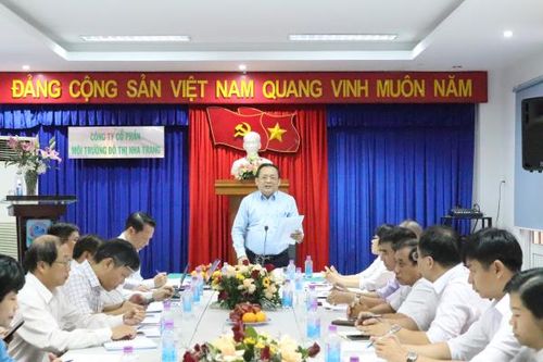 Ông Lê Hữu Hoàng làm việc với Công ty Cổ phần Môi trường đô thị Nha Trang