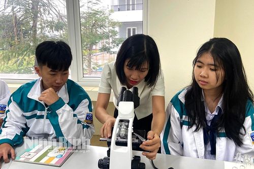 Phát huy vai trò người thầy trong đổi mới giáo dục