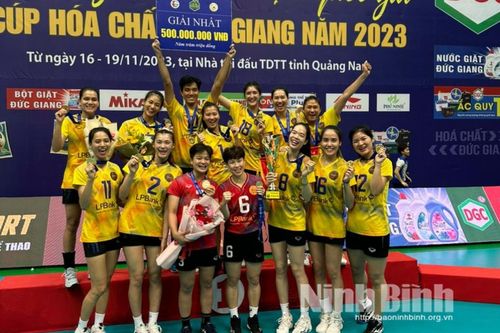 Nữ Ninh Bình LPBank đăng quang Giải bóng chuyền vô địch quốc gia Cúp Hóa chất Đức Giang 2023