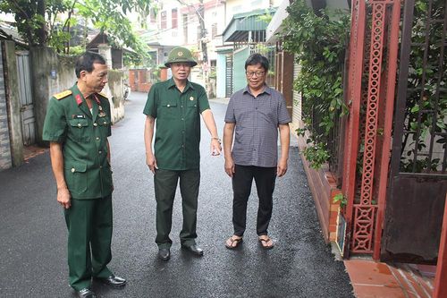 Gương mẫu học và làm theo Bác