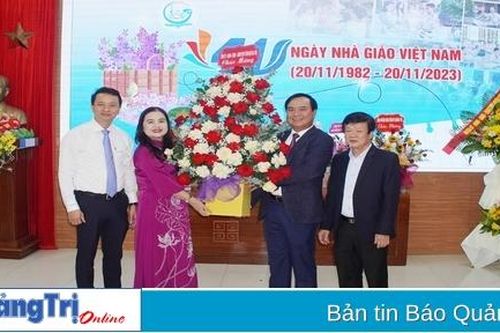 Chủ tịch UBND tỉnh Võ Văn Hưng thăm, chúc mừng Sở Giáo dục & Đào tạo nhân Ngày Nhà giáo Việt Nam