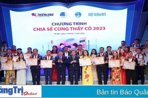 Thầy giáo vùng cao Quảng Trị được vinh danh tại Chương trình 'Chia sẻ cùng thầy cô