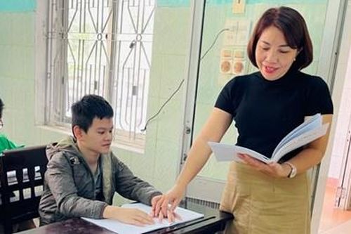 Dạy trẻ khiếm thị bằng trái tim yêu thương