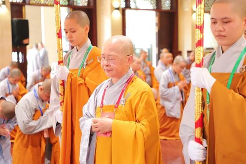Giới tử Ni tại giới trường chùa Thanh Tâm tiếp tục học hành nghi và nghe giáo giới