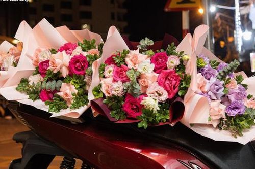 Thị trường hoa tươi dịp 20/11 'ế ẩm' vì giá cả tăng cao