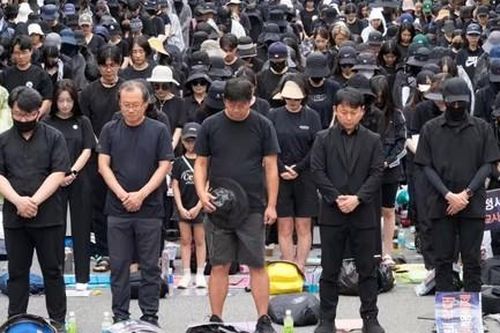 Hàn Quốc: Giáo viên yêu cầu được bảo vệ pháp lý