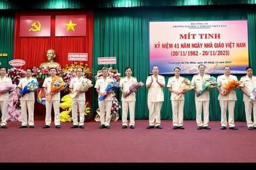Trường Đại học Cảnh sát nhân dân tổ chức mít-tinh kỷ niệm 41 năm Ngày Nhà giáo Việt Nam