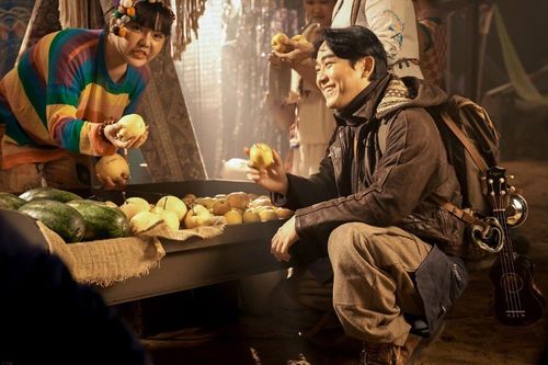 Cô của Hoa hậu Đỗ Thị Hà mời Hứa Vĩ Văn đóng MV