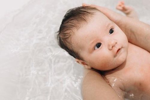 4 sai lầm thường gặp khi chăm sóc trẻ sơ sinh