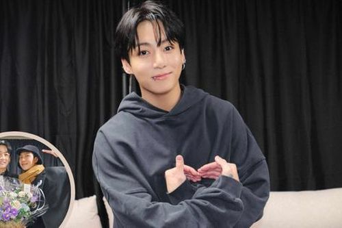 GOLDEN Live On Stage: Jung Kook hát trọn album, sân khấu xịn như mini concert