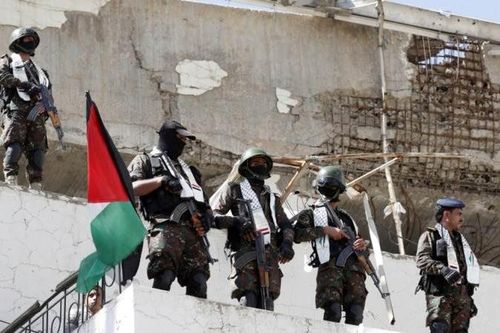 Lực lượng Houthi bắt giữ tàu hàng ở Biển Đỏ, nói là của Israel