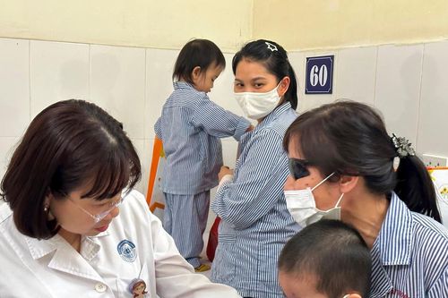 Ung thư mắt ở trẻ em: Chỉ 30% bệnh nhi được phát hiện sớm