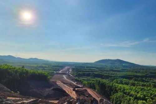 Cao tốc Hàm Nghi – Vũng Áng bị réo tên vì chậm tiến độ