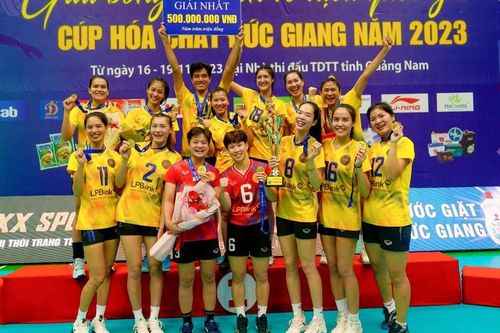 Tin nóng thể thao sáng 21/11: Hai cặp đôi đi vào lịch sử bóng chuyền nữ Việt Nam, tượng đài Thể Công trở lại