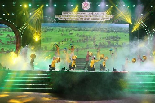 Khai mạc Tuần lễ Văn hóa, du lịch, liên hoan ẩm thực Nam Bộ gắn với lễ hội Ok Om Bok tại Trà Vinh