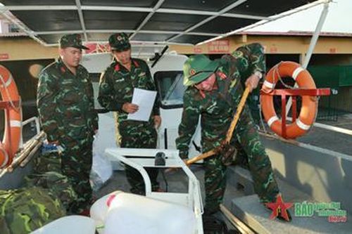Ống kính bạn đọc: LLVT tỉnh Phú Yên sẵn sàng ứng phó thiên tai