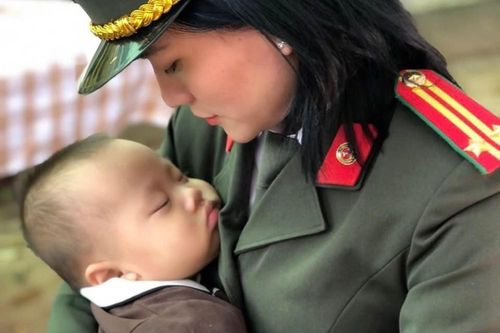 Nhận đỡ đầu 2 con của Đại úy Trần Trung Hiếu đến 18 tuổi