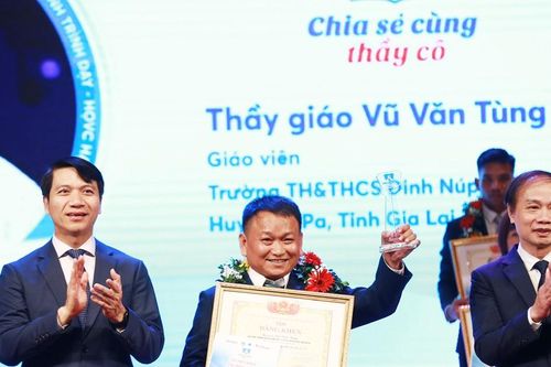Những 'người lái đò' ở vùng cao