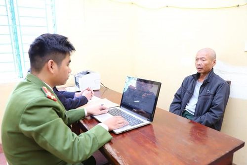 Yên Bái: Bắt người đàn ông dọa đốt nhà, chém trưởng công an xã