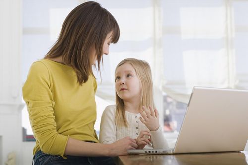 5 điều cần dạy trẻ thuộc lòng để phòng tránh lạc đường
