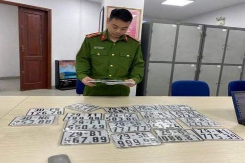 Phát hiện nhiều cơ sở làm giả biển số xe tại Hà Nội