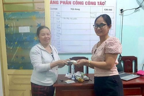 Cô gái trả lại gần 30 chỉ vàng cùng 87 triệu đồng cho người đánh rơi