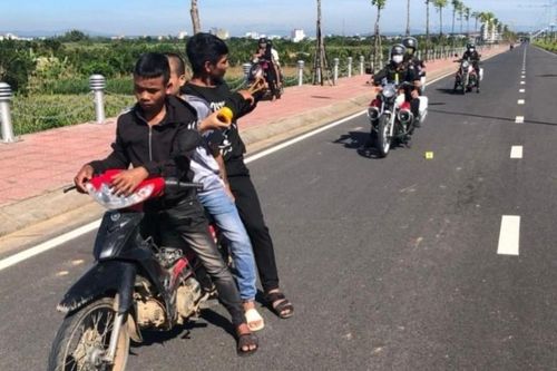 Nổ súng trấn áp nhóm thanh niên chống đối cảnh sát