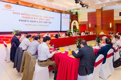 Nghệ An có 32 nhà giáo được công nhận giáo sư, phó giáo sư năm 2023