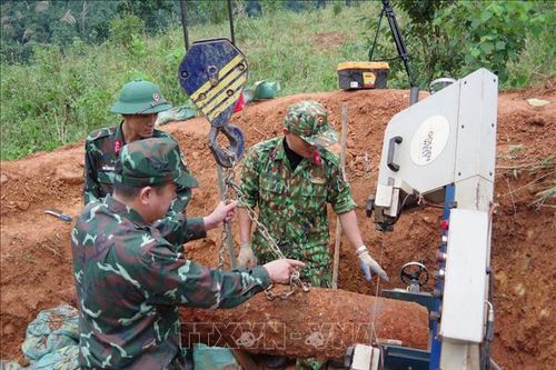 Xử lý thành công 2 quả bom cỡ lớn còn sót lại sau chiến tranh