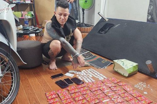 Bắt quả tang đối tượng tàng trữ trên 150 bịch ma túy tổng hợp