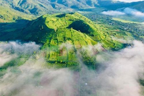 Phát hiện ngọn núi lửa ở Tây Nguyên, báo Anh ca ngợi là 'một trong 10 ngọn núi lửa đẹp nhất thế giới'