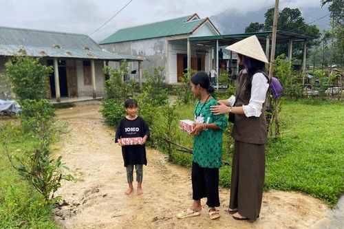 Viết tiếp ước mơ cho trẻ em mồ côi vùng cao A Lưới